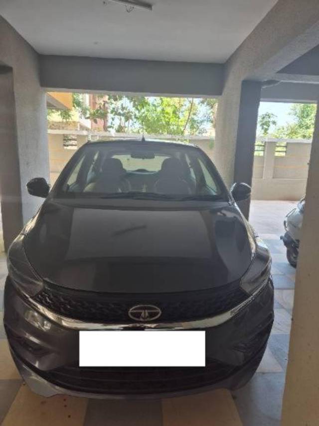 https://images10.gaadi.com/usedcar_image/4502424/original/processed_851744f7-c172-483b-8750-c105a18be211.jpg?imwidth=6400