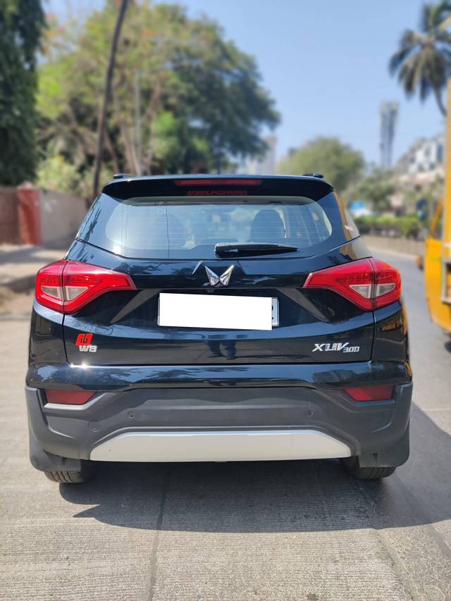 https://images10.gaadi.com/usedcar_image/4502436/original/processed_662bfd389fd24baf63ea06f1c8f465b0.jpg?imwidth=6401