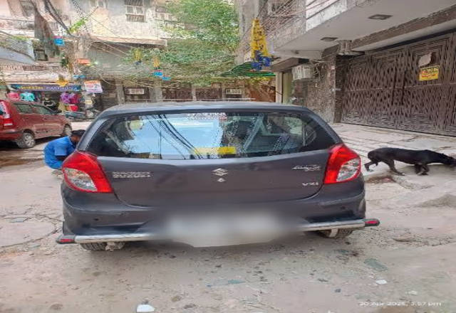 https://images10.gaadi.com/usedcar_image/4502440/original/5b449cbb-db45-4d54-9fc5-711dc5ad5538.?imwidth=6402
