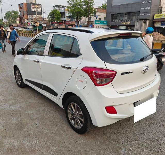 https://images10.gaadi.com/usedcar_image/4502504/original/processed_1208b008cd65dfc6e56a6bff407ad9d7.jpg?imwidth=6402