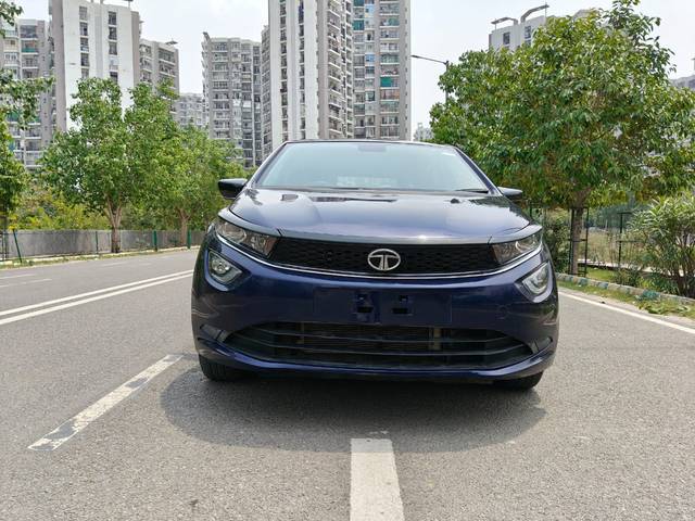 https://images10.gaadi.com/usedcar_image/4502745/original/1705ad8904b9eeb7fd5c154c82d342c6.jpg?imwidth=6400