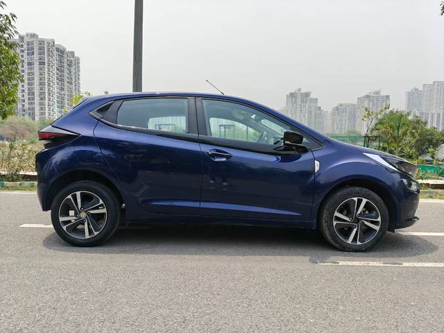 https://images10.gaadi.com/usedcar_image/4502745/original/5c2140feb34d8ea4362cdc50bd312c80.jpg?imwidth=6401