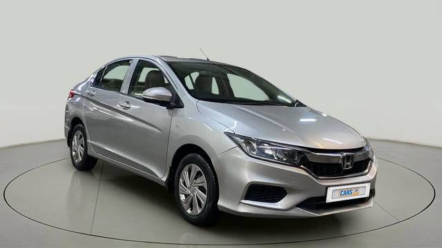 https://images10.gaadi.com/usedcar_image/4502795/original/8f6e7d9ff4dc8b484770a8af2baa6cd4.jpg?imwidth=6400