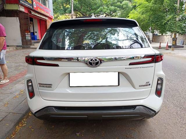 https://images10.gaadi.com/usedcar_image/4502829/original/processed_b2e80914-bda7-4ed6-9403-fc1fb6252e27.jpg?imwidth=6401