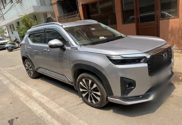 https://images10.gaadi.com/usedcar_image/4502932/original/2f658436-34ea-4fce-97e7-ae048aa7fc76.?imwidth=6400