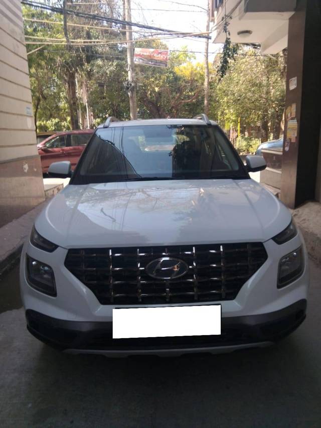https://images10.gaadi.com/usedcar_image/4503184/original/processed_b9542b65e94cf3025298ca0c41433006.jpg?imwidth=6402