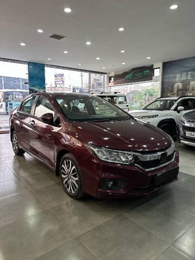 https://images10.gaadi.com/usedcar_image/4503220/original/processed_50cb2aa8-4390-4f50-a1aa-92587027aa29.jpeg?imwidth=6400