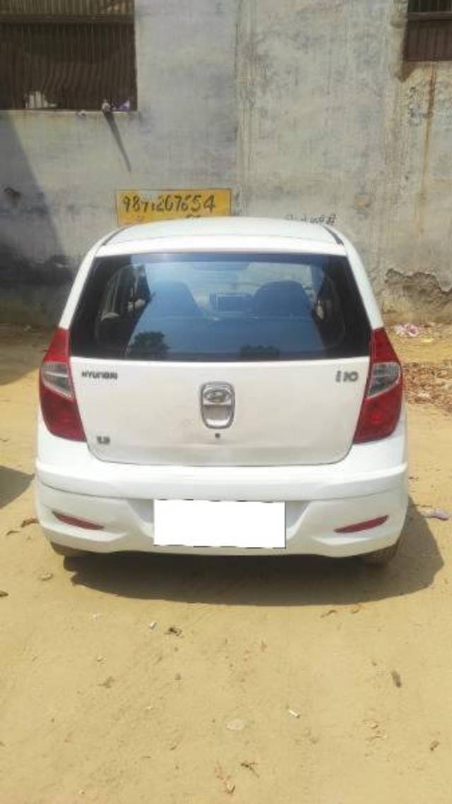 https://images10.gaadi.com/usedcar_image/4503368/original/processed_a04163b7-8d2a-49ed-baef-133c4e04053b.jpg?imwidth=6402