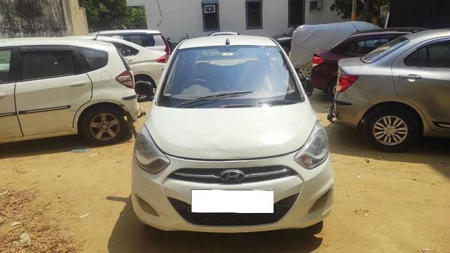 https://images10.gaadi.com/usedcar_image/4503368/original/processed_b11ea8e5-fea7-46b6-bca7-c09e9c3b7a16.jpg?imwidth=6400