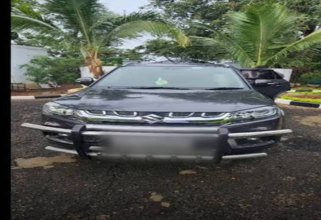 https://images10.gaadi.com/usedcar_image/4503407/original/13137129-7faa-415d-a591-31ea0d786cbd.?imwidth=6402