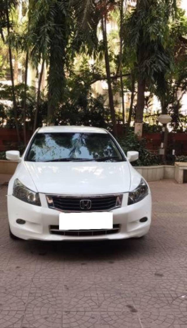 https://images10.gaadi.com/usedcar_image/4503475/original/processed_d5c38dfe-88e3-4b50-b817-5cea1807269d.jpg?imwidth=6401
