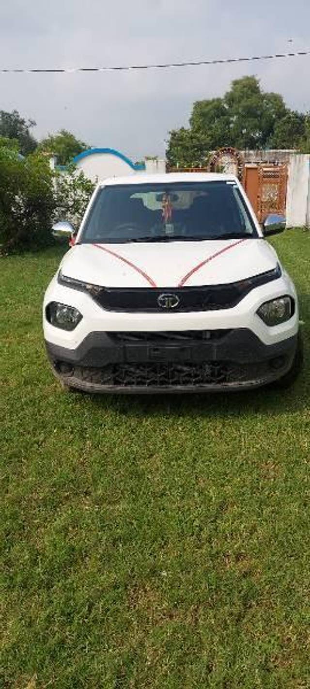 https://images10.gaadi.com/usedcar_image/4503647/original/processed_f16dc3ba-cbdd-4274-8c7f-47ea424dd632.jpg?imwidth=6400