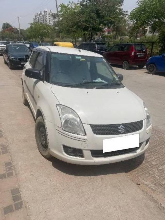 https://images10.gaadi.com/usedcar_image/4503812/original/processed_c1536f71-feee-4d5a-9f1f-93049522ef23.jpg?imwidth=6401