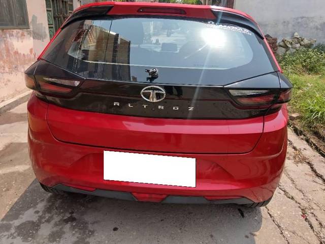 https://images10.gaadi.com/usedcar_image/4503973/original/processed_deb9963c-a70e-4be0-95fc-b05383e130a2.jpg?imwidth=6402