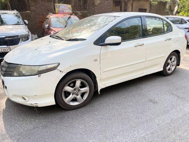 https://images10.gaadi.com/usedcar_image/4504054/original/processed_0c2903c1-0a59-41b6-b891-73354ec52eb9.jpeg?imwidth=6402