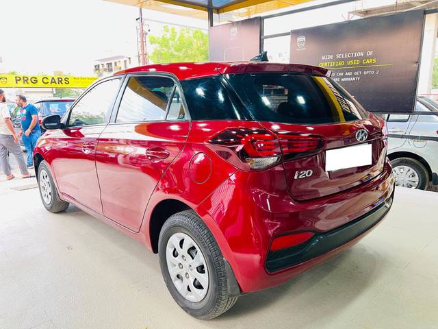 https://images10.gaadi.com/usedcar_image/4504262/original/processed_843152e0baf2d35fe460330e5ee9ea95.jpg?imwidth=6401