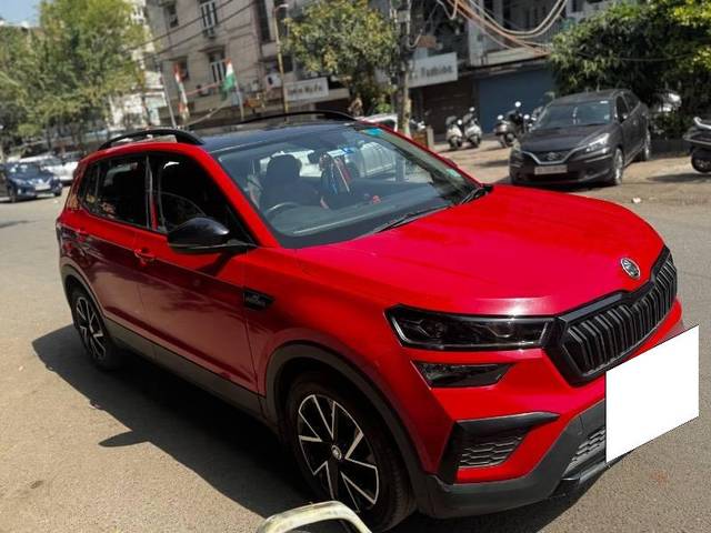 https://images10.gaadi.com/usedcar_image/4504362/original/processed_b273a770-acf8-4ce9-8f51-b110d661eeb8.jpeg?imwidth=6400
