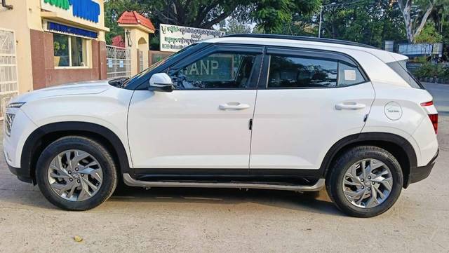 https://images10.gaadi.com/usedcar_image/4504363/original/processed_51ec4a5dfd16d0f7e589146ae5309d2a.jpg?imwidth=6402