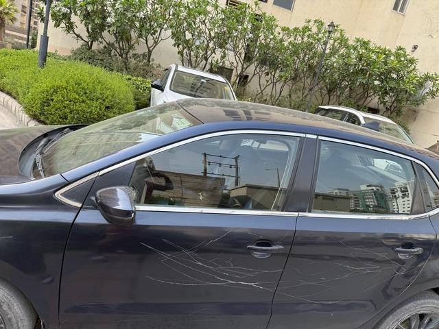 https://images10.gaadi.com/usedcar_image/4504421/original/757c99ba-b417-4ece-bb93-f15087a87645.jpg?imwidth=6402