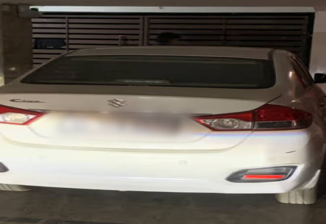 https://images10.gaadi.com/usedcar_image/4504495/original/3429c1b3-973d-4507-b0fb-7d913c489e37.?imwidth=6401