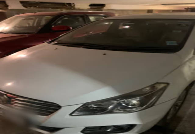 https://images10.gaadi.com/usedcar_image/4504495/original/b32c4af5-6872-4511-85a0-171e12df1d6e.?imwidth=6400
