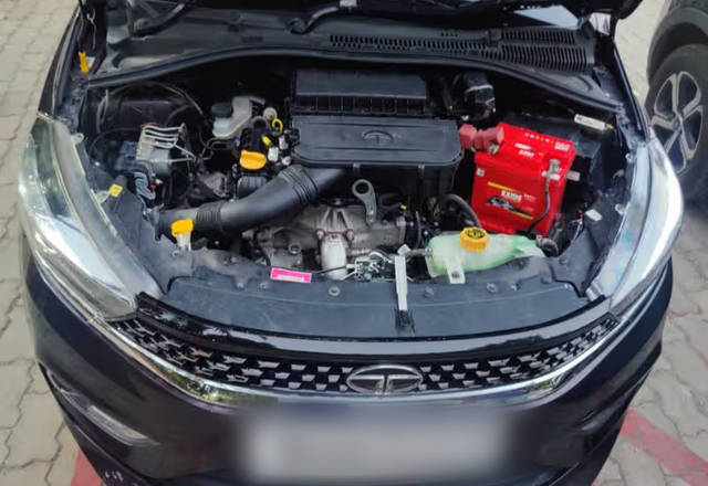 https://images10.gaadi.com/usedcar_image/4504511/original/eddfa633-ddd2-43d5-8416-cd73caedcd16.?imwidth=6402