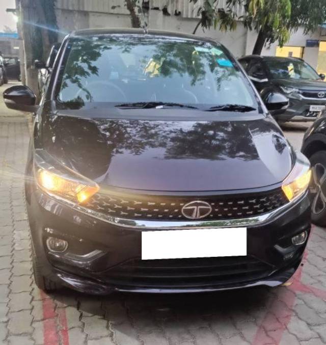 https://images10.gaadi.com/usedcar_image/4504511/original/processed_ac4c742e-163d-4f94-b0d0-3307edb678d7.jpg?imwidth=6402