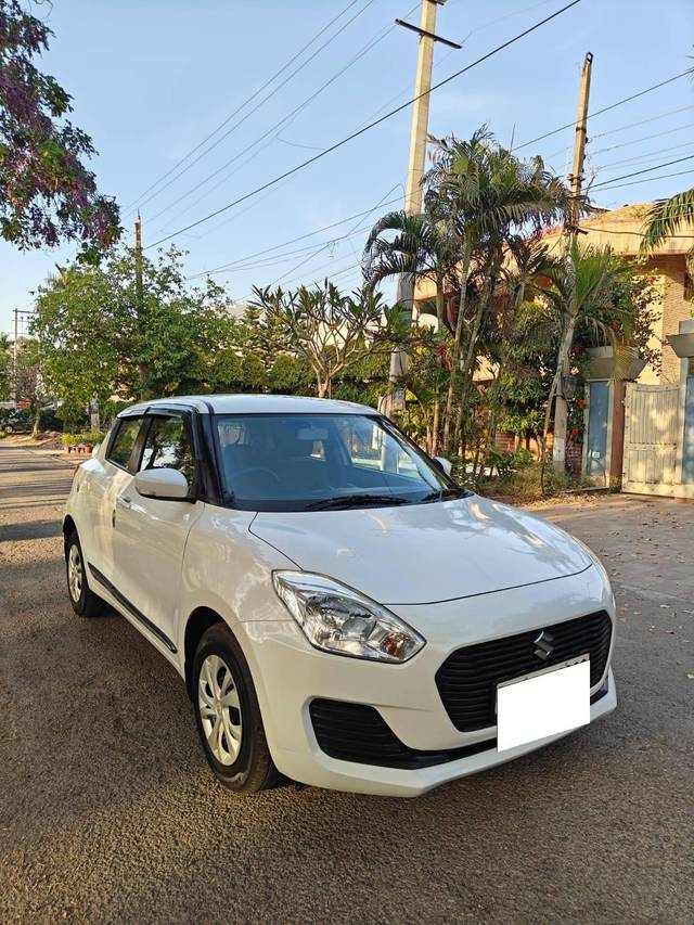 https://images10.gaadi.com/usedcar_image/4504918/original/processed_e749b9d1a95481f2fff27a97d39c3033.jpg?imwidth=6400