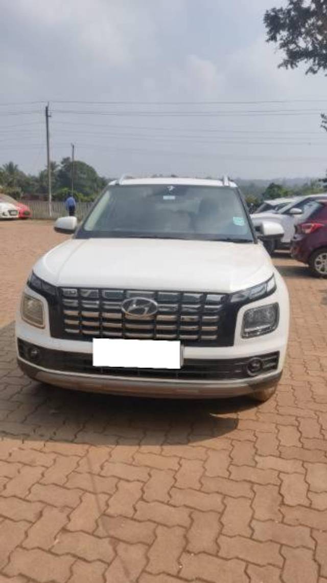 https://images10.gaadi.com/usedcar_image/4505047/original/processed_27ba9846-7636-49d0-9f69-c62d07c6decf.jpg?imwidth=6400