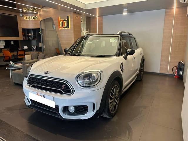 https://images10.gaadi.com/usedcar_image/4505360/original/processed_e3936d5fb4ad2fa9a4edc915b5675971.jpeg?imwidth=6402