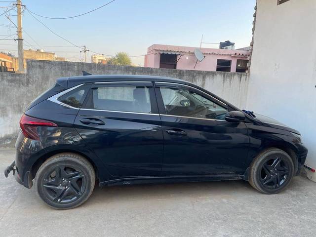 https://images10.gaadi.com/usedcar_image/4505404/original/processed_fd98183d-3132-4eb5-afea-094f68c77a17.jpg?imwidth=6401