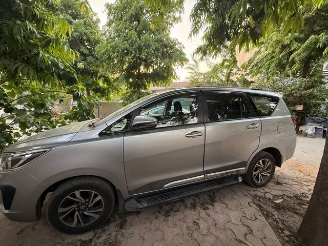 https://images10.gaadi.com/usedcar_image/4505528/original/bdbe50ab-97f8-4e5a-867d-c7af3adf6400.jpg?imwidth=6401