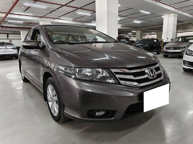 https://images10.gaadi.com/usedcar_image/4505813/original/processed_2c0fc2e4342152582c7f26fee6b8e4e8.jpg?imwidth=6400