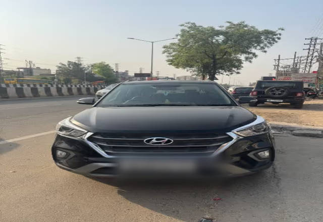 https://images10.gaadi.com/usedcar_image/4505935/original/7cfc35c5-101a-4e0d-8d76-22c80ba62b0c.?imwidth=6400