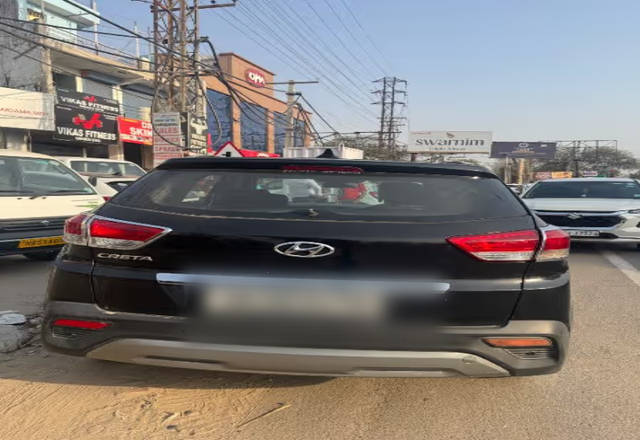 https://images10.gaadi.com/usedcar_image/4505935/original/edd27a24-5fb4-4f62-bd0e-4f3c2bb0dcbf.?imwidth=6402