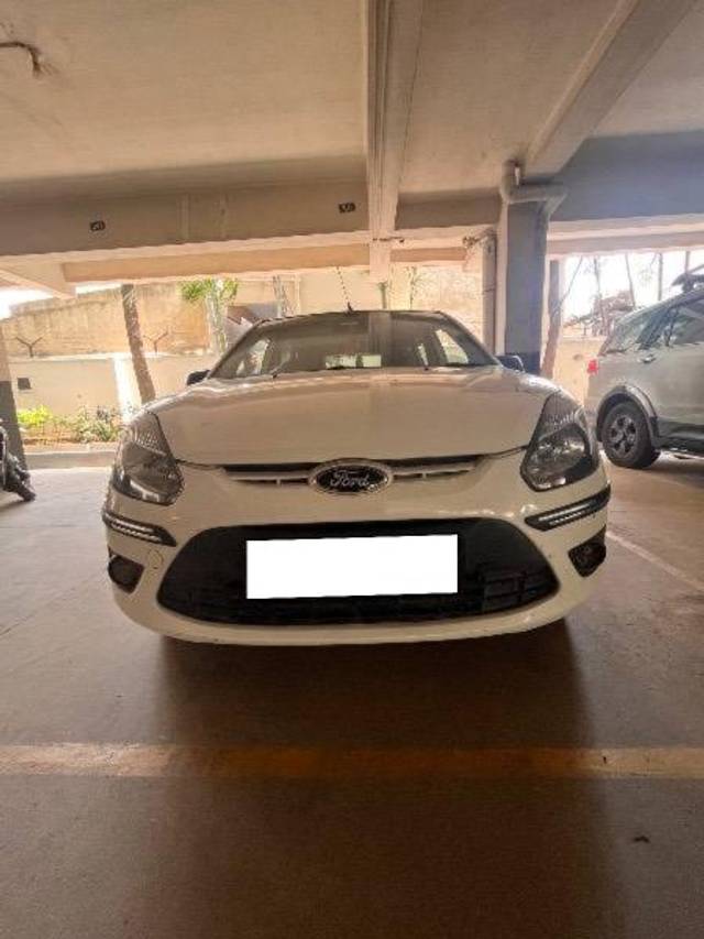https://images10.gaadi.com/usedcar_image/4506133/original/processed_e89dcb0e-47d7-4b71-88b5-1562c3e932fc.jpeg?imwidth=6400