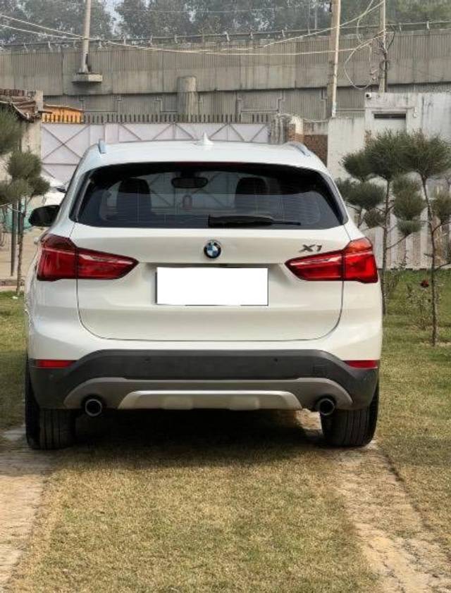 https://images10.gaadi.com/usedcar_image/4506363/original/processed_78c1d65c-8351-4f25-89f7-2df0de2f9673.jpeg?imwidth=6402