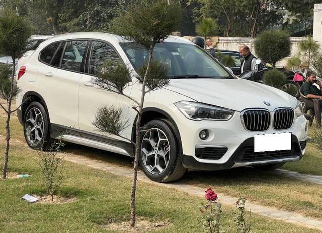 https://images10.gaadi.com/usedcar_image/4506363/original/processed_a4b33464-3f4c-43f9-a9cc-07dd0114bab7.jpeg?imwidth=6400