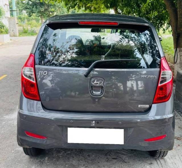 https://images10.gaadi.com/usedcar_image/4506444/original/processed_4ee826c1-a337-44d6-94e3-12dc0e9508c4.jpeg?imwidth=6401