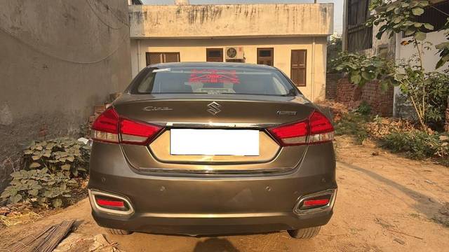 https://images10.gaadi.com/usedcar_image/4506799/original/processed_9e9b7ea1-5adf-46a1-bf39-6c181033ebaf.jpeg?imwidth=6401