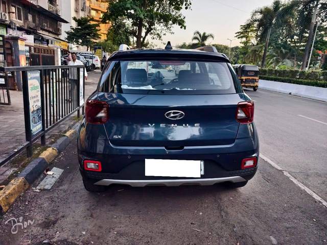 https://images10.gaadi.com/usedcar_image/4506896/original/processed_b88027354b7e1a4eeedc5d8955a77538.jpg?imwidth=6401