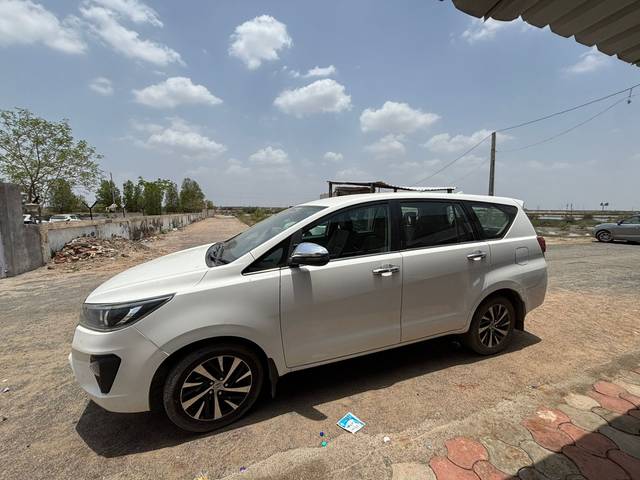 https://images10.gaadi.com/usedcar_image/4506935/original/98d3d1e7-a666-4a67-9c1f-09184bd0eb2a.jpg?imwidth=6401