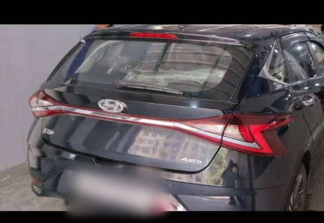 https://images10.gaadi.com/usedcar_image/4507013/original/825ab3b9-39a3-4234-9b94-a7fe78acf1c5.?imwidth=6400