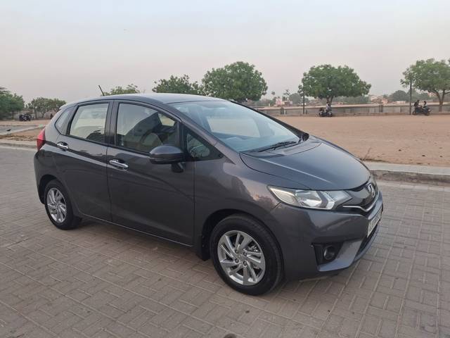 https://images10.gaadi.com/usedcar_image/4507025/original/d800c64456cf862ba2d14316a2328ec8.jpg?imwidth=6400