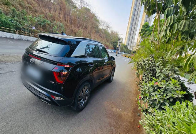 https://images10.gaadi.com/usedcar_image/4507239/original/b53dc53a-c3ad-4219-9506-c0bf5932fddd.?imwidth=6402