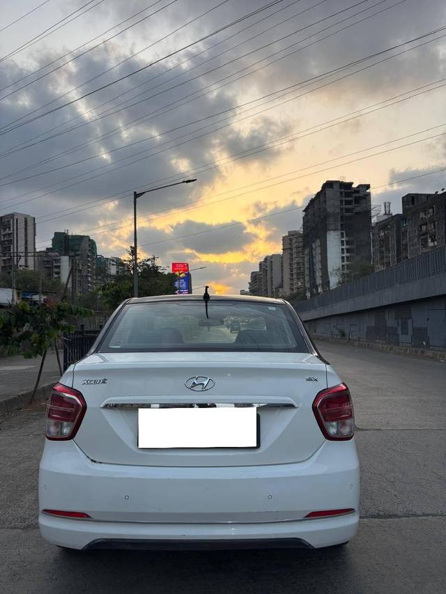 https://images10.gaadi.com/usedcar_image/4507259/original/processed_cb192c0d54dd477c7f0f99ab7f575c5a.jpeg?imwidth=6401