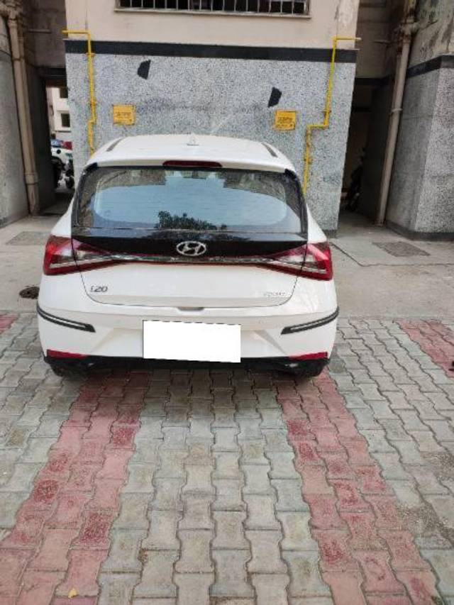 https://images10.gaadi.com/usedcar_image/4507355/original/processed_116532c0-a12a-4e22-a369-0a23c40ec82d.jpg?imwidth=6401