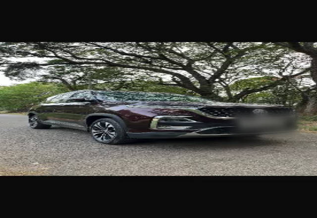 https://images10.gaadi.com/usedcar_image/4507451/original/11cccac0-5f1b-4345-97ca-ca55d3ee468c.?imwidth=6400