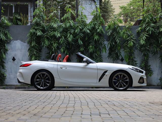 https://images10.gaadi.com/usedcar_image/4507463/original/48c4cf374d8db1cd4accc51b95b25e1d.jpg?imwidth=6401