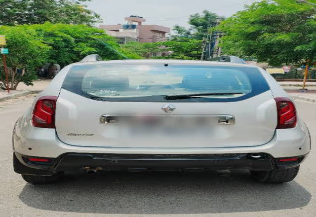 https://images10.gaadi.com/usedcar_image/4507506/original/4bd038cd-7c90-4b11-b75a-017b6bbabce2.?imwidth=6402